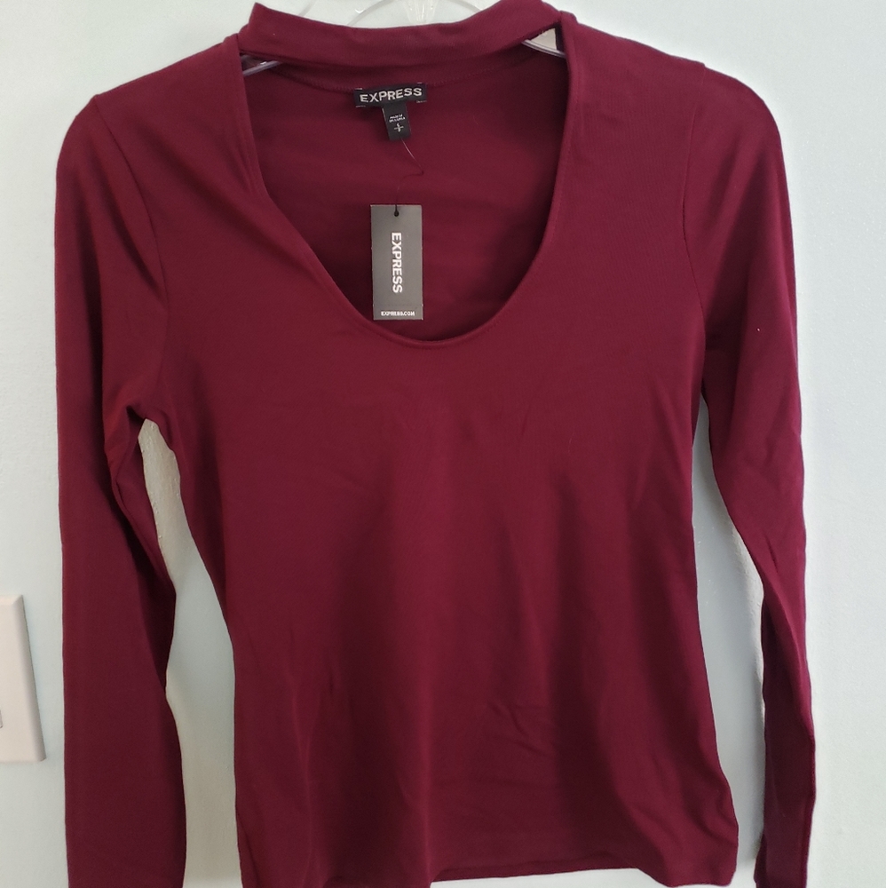 Long sleeve top with choker neck